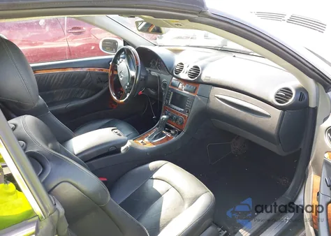 2005 Mercedes-Benz Clk 320 из США, поврежденный, VIN WDBTK65J85F150968